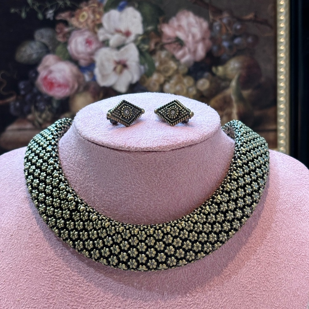 Antique Gold Choker Magnetic Necklace with Flower‎ Detail and Clip Earrings Set